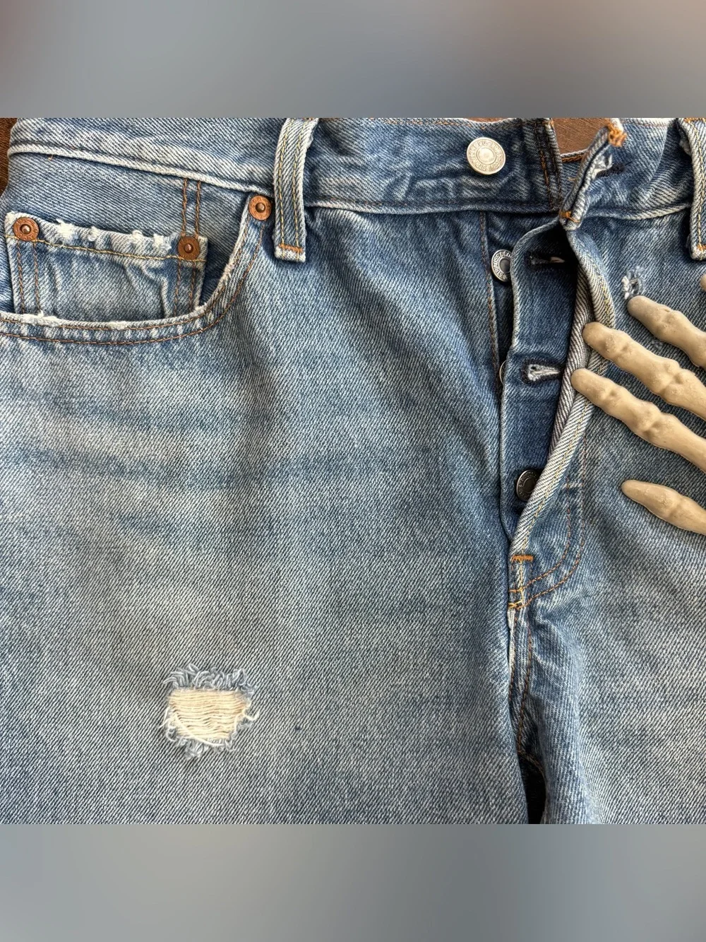 Levis 501 Distressed Cutoffs Denim Shorts ~ Size 31